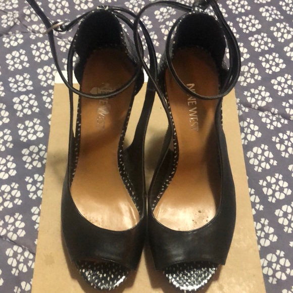 Shoes - Picture 1 of 3